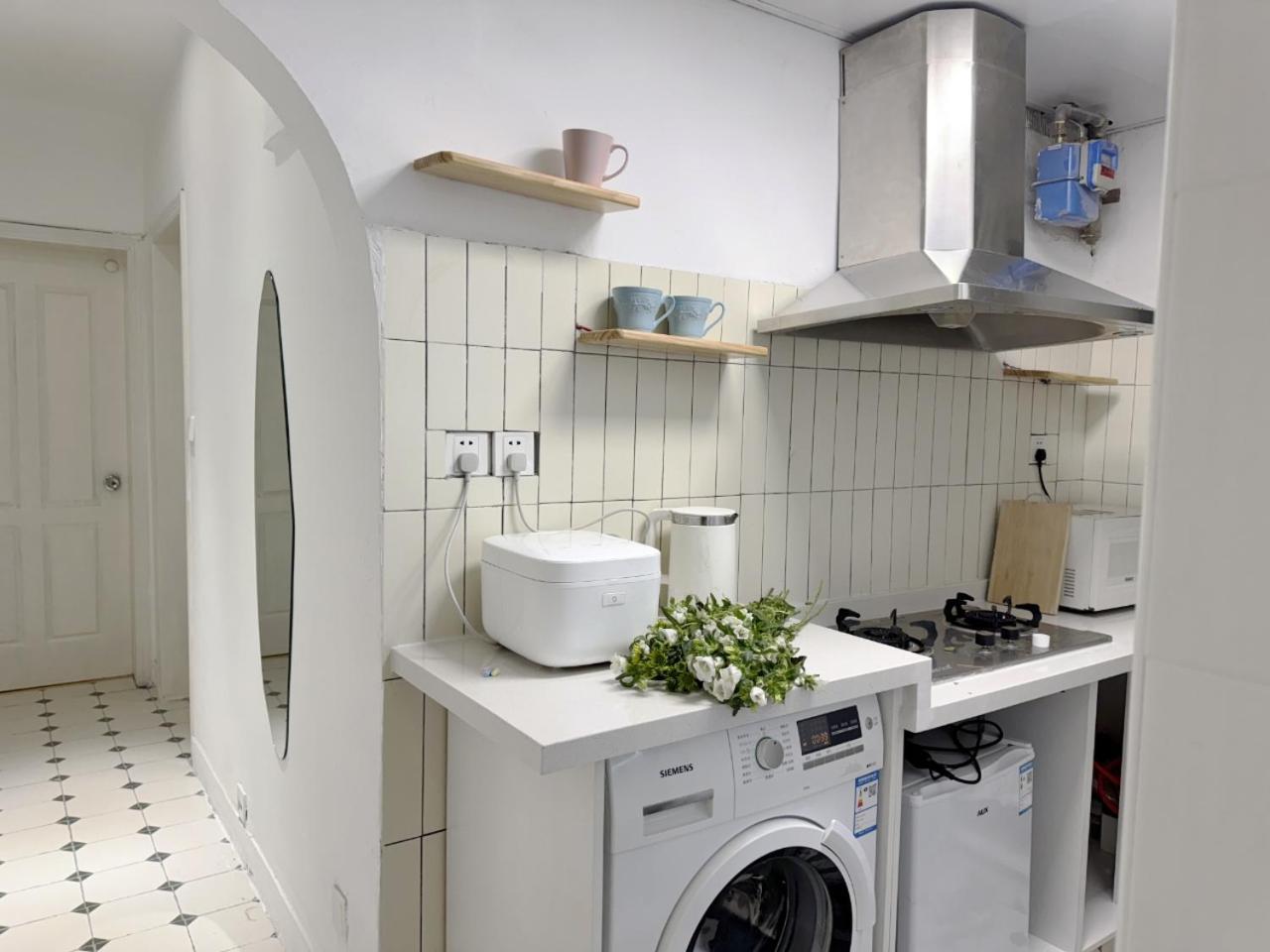 Apartment Near Nanjing Road/ Jing'An Temple/ Renmin Plaza Шанхай Экстерьер фото